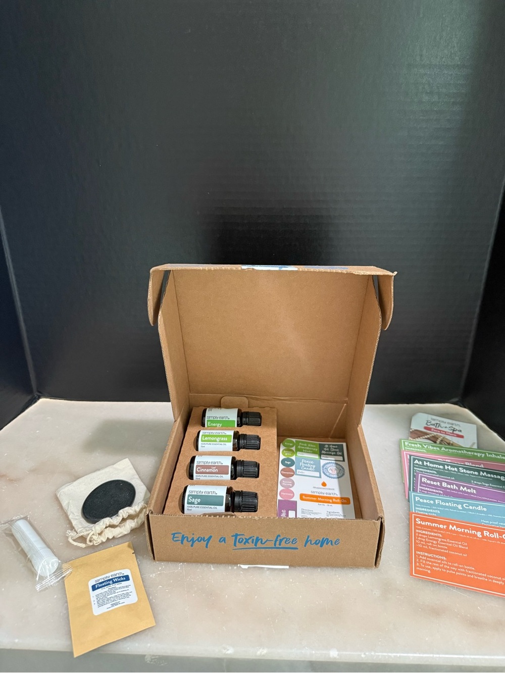 Simply Earth Essential Oil Aromatherapy Box Brown Monthly Recipe